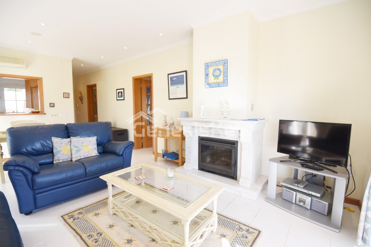 End-Terraced Cluster Vila