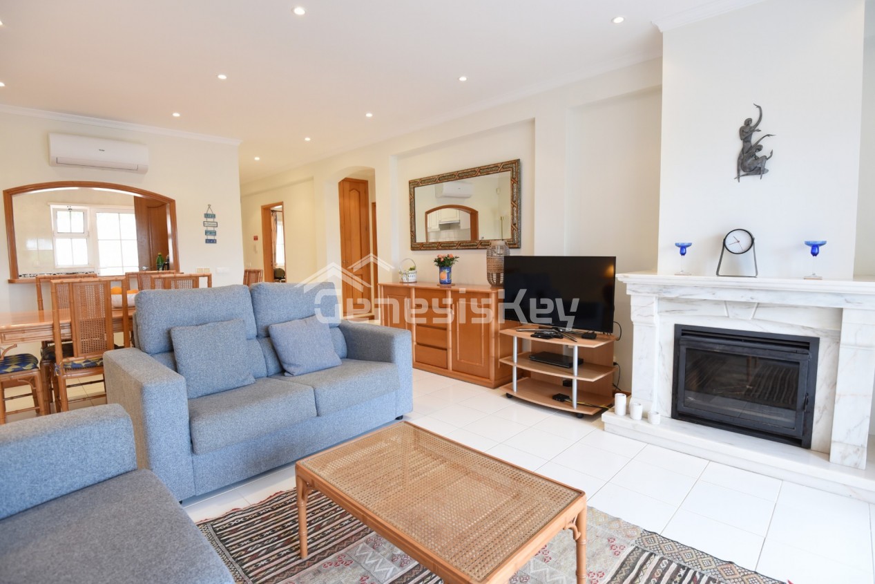 South facing 2-Bedroom Cluster Villa in Prestigious Clube Golfemar, Carvoeiro